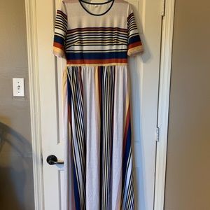 Floor length maxi dress with side zip